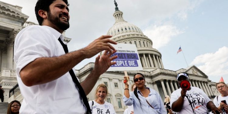 Lawmaker leads thirst strike after Tex. strips protections on water breaks