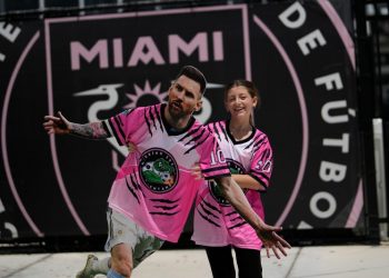 Which GOP fundraising gimmick promises the best return on investment?