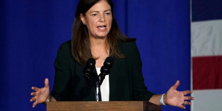 Former GOP senator Kelly Ayotte to run for New Hampshire governor