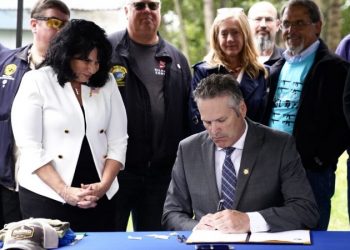 Second Amendment advocates celebrate Alaska Gov. Dunleavy signing gun store law: ‘A protective shield’