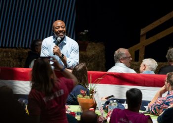 Tim Scott rebukes 2024 GOP rival Ron DeSantis over Florida curriculum on slavery