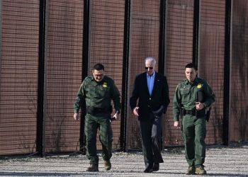 White House agrees to accept more foreign nationals living in Mexico as refugees