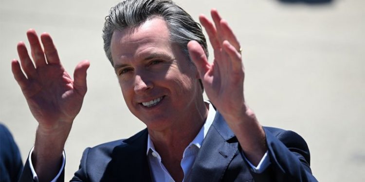 Gavin Newsom celebrates ‘incredible’ store claiming to sell ‘banned’ books while stumping for Biden in Idaho