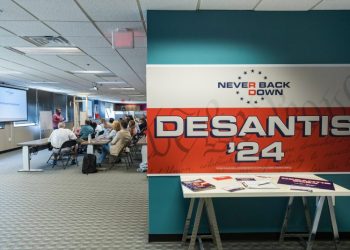 Door-knocker complaints show risks of DeSantis super PAC strategy