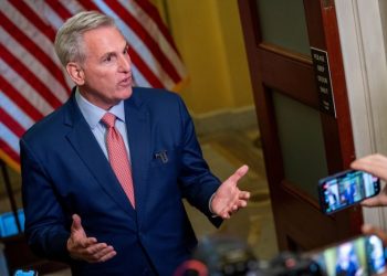 Fox News host summarizes the GOP’s shaky impeachment push against Biden