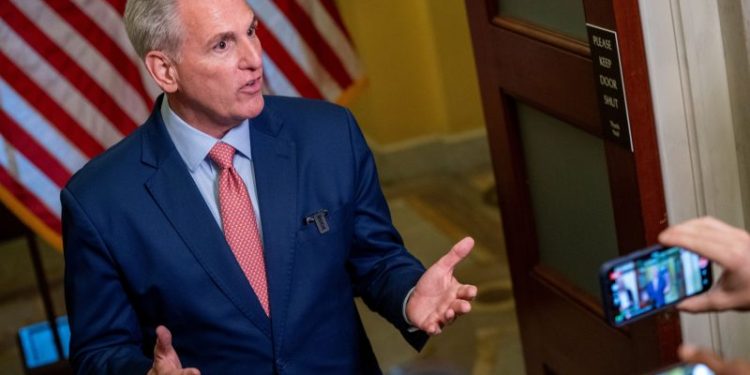 Fox News host summarizes the GOP’s shaky impeachment push against Biden