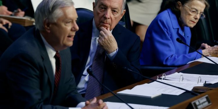 Senate Judiciary Committee adopts Supreme Court ethics bill