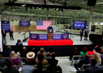 Democrats plot middle-class message to retake economic high ground