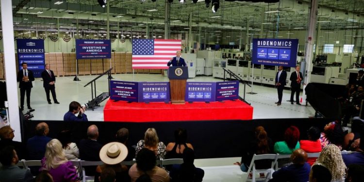 Democrats plot middle-class message to retake economic high ground