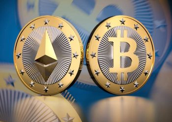 Bitcoin and Ethereum: BTC is still hovering around $30000