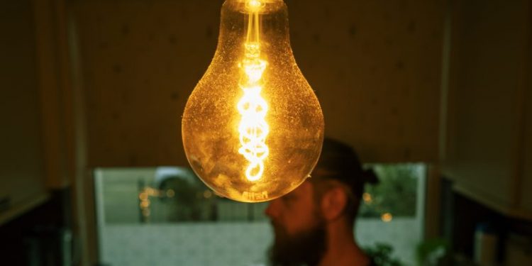 Prepare to flick off your incandescent bulbs for good under new US rules that kicked in this week