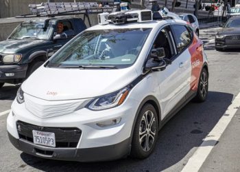 Cruise, Waymo approved to operate robotaxi services in San Francisco despite safety concerns