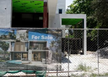 Mortgage rates hit a 22-year high as demand drops