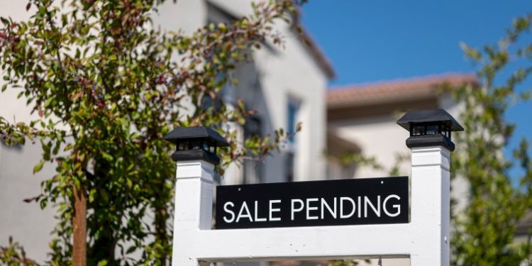 The 30-year mortgage rate hits 7.48%, the highest level since 2000