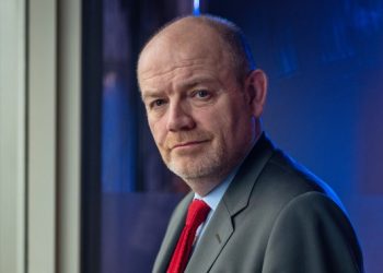 CNN names former New York Times CEO Mark Thompson as its chief