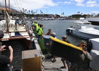 Maui survivors say government help still lags