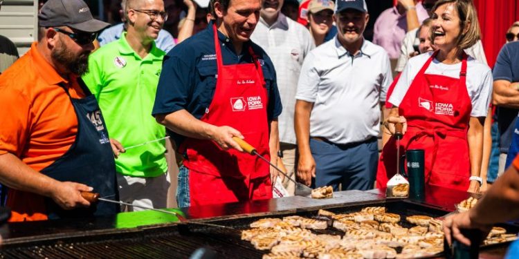 Ron DeSantis must defend Trump, show emotion in GOP debate, memos say