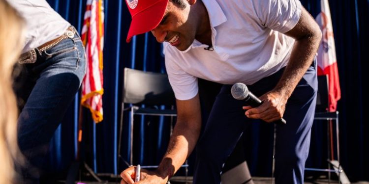 Who is Vivek Ramaswamy, on center stage at Republican debate?