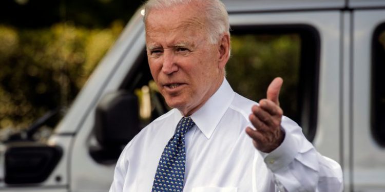 Biden urges Detroit automakers, union to forge deal as deadline looms
