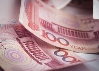 China steps up yuan defence