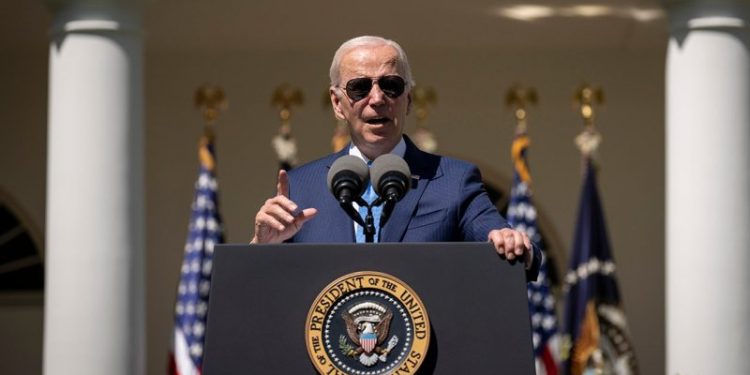White House shoots down critics over Biden’s ‘no comment’ Hawaii response