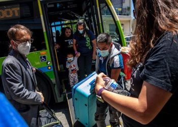 Texas sends 10th migrant bus to Los Angeles after mayor decries move as ‘political act’