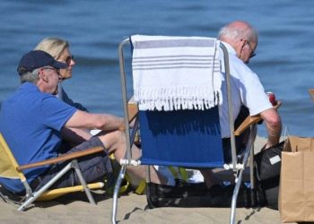 Hawaii Democrat says Biden’s ‘no comment’ on wildfires ‘shocking’: ‘I would expect more’