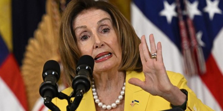 Nancy Pelosi repeatedly urges White House audience to clap: ‘That’s an applause line’