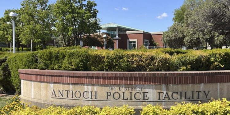 FBI arrests officers who allegedly used police dogs to attack people