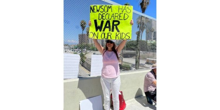 Parental rights protesters battle backers of Calif school policy to hide gender identity from parents