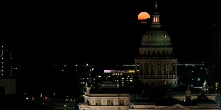 State lawmakers move to ban Chinese land ownership