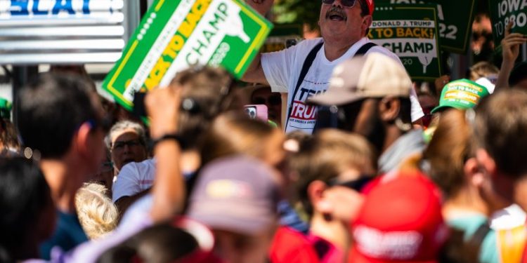 In Iowa, Republicans shrug off Trump’s legal woes, echoing his defiance