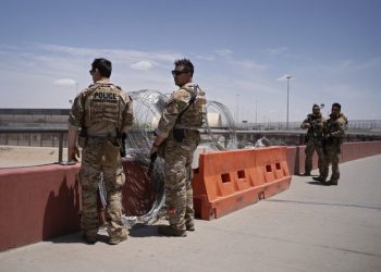 U.S. soldier in Texas wounds man in unusual cross-border shooting