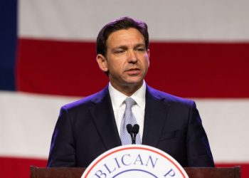 DeSantis replaces campaign manager as he struggles to gain on Trump