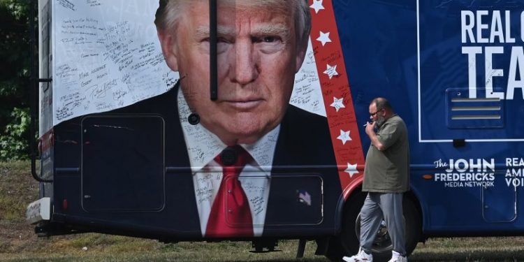 Team DeSantis starts pointing to Trump’s 2020 ‘scam’