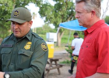 GOP senators raise national security concerns over release of Chinese nationals into US at southern border