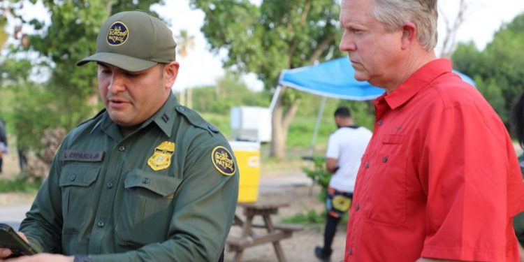 GOP senators raise national security concerns over release of Chinese nationals into US at southern border