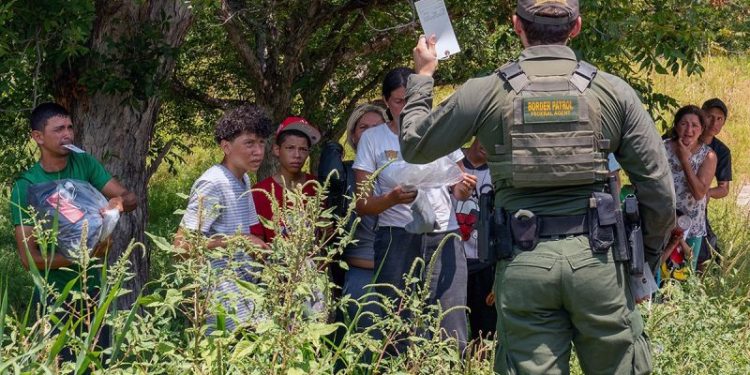 Mass migrant releases begin in San Diego as border overwhelmed: ‘You’re free’