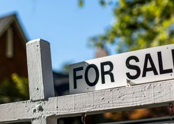 Mortgage demand drops to 27-year low despite drop in interest rates