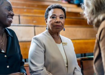 Newsom’s Senate caretaker plan is ‘insulting’ to Black women, Rep. Lee says
