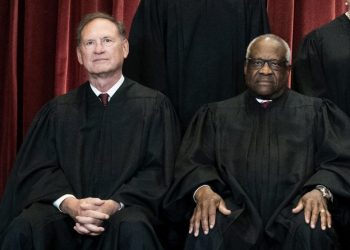 Justice Thomas details jet travel, property deal with billionaire