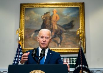 Supreme Court asked to pause limits on White House social media requests