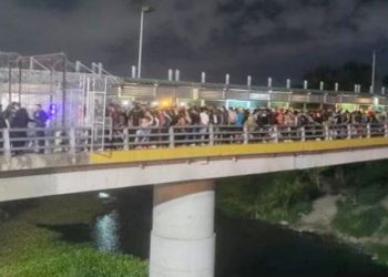 Biden administration considering plan to force migrants to remain in Texas: report