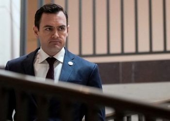 Gallagher rolls out ‘DADDY Act’ to block family of executive branch officials from foreign business work