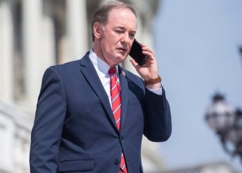 8 House Democrats join Republicans in voting to strike down California’s electric vehicle mandate