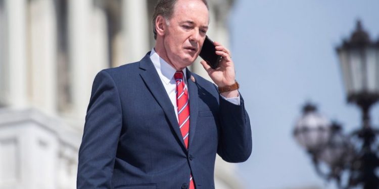 8 House Democrats join Republicans in voting to strike down California’s electric vehicle mandate