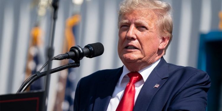 Trump gaining ground among Hispanic voters, poll shows