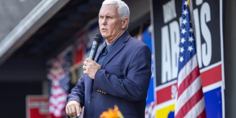 Pence sharply rebukes Trump in speech against populism
