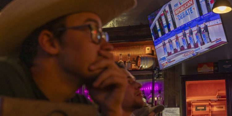 DeSantis gets praise, but Trump’s lead looms at Iowa debate watch party