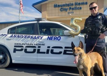 Supreme Court asked to decide if police dog committed an illegal search by putting paws on car